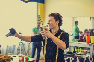 Заказать Шоу Барменов на праздник.