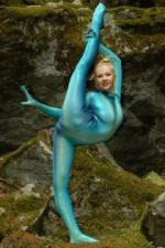 Фокусніца з Собачкою і Дівчинка-Каучук